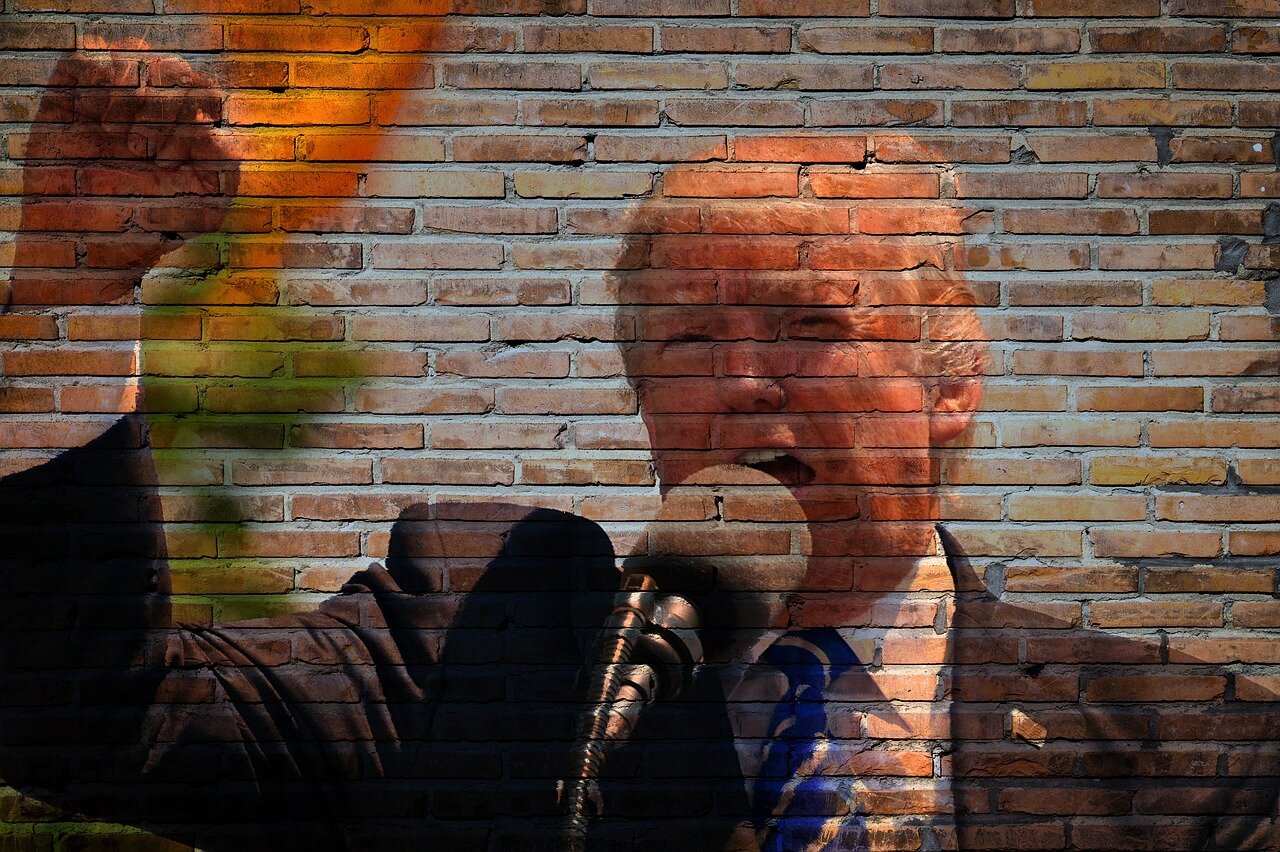トランプ氏の健康状態について議論を交わす政治評論家たちの集まり