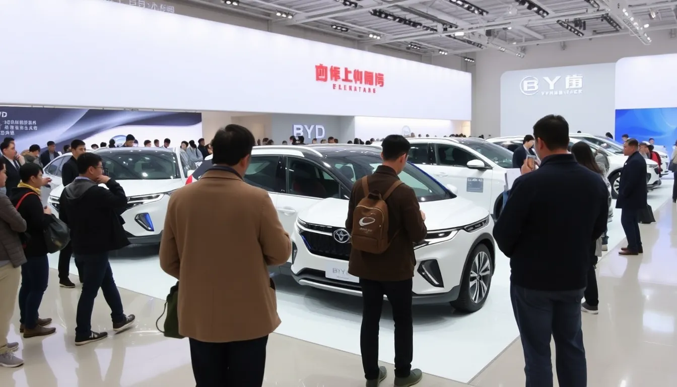 환경 문제 해결을 위해 충전 중인 BYD 전기차와 함께 지속 가능한 발전을 위한 캠페인이 진행되고 있는 현장