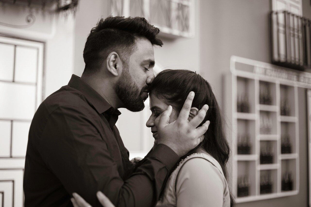 A scene from Haven showcasing Yu and Kay's evolving relationship, illustrating the game's commitment to diverse storytelling