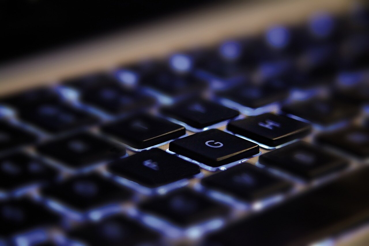 AI市場の前年比成長を示すデータ分析の結果が表示された画面